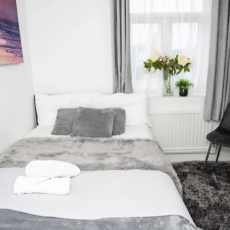Small But Cozy Studio, Great Tube Connection London Exterior photo